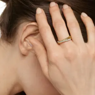 Crossover Two-Row Ring in 18K Yellow Gold with Diamonds