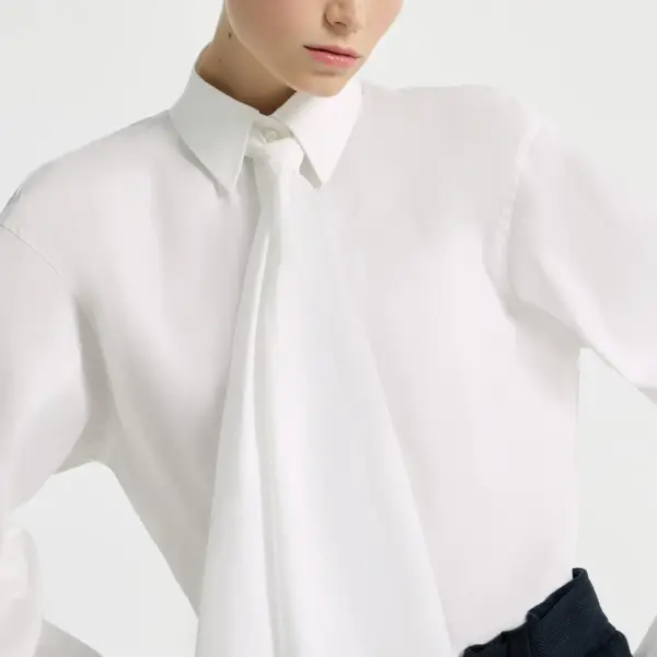 Shirt with tie and monili
