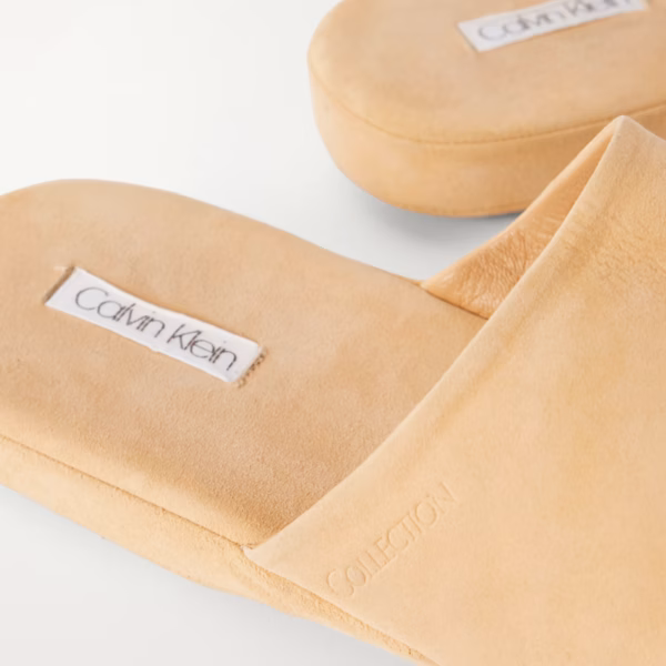 Suede slippers